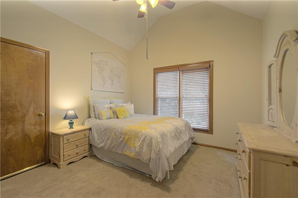 1023 E Oakview Street Property Photo 23