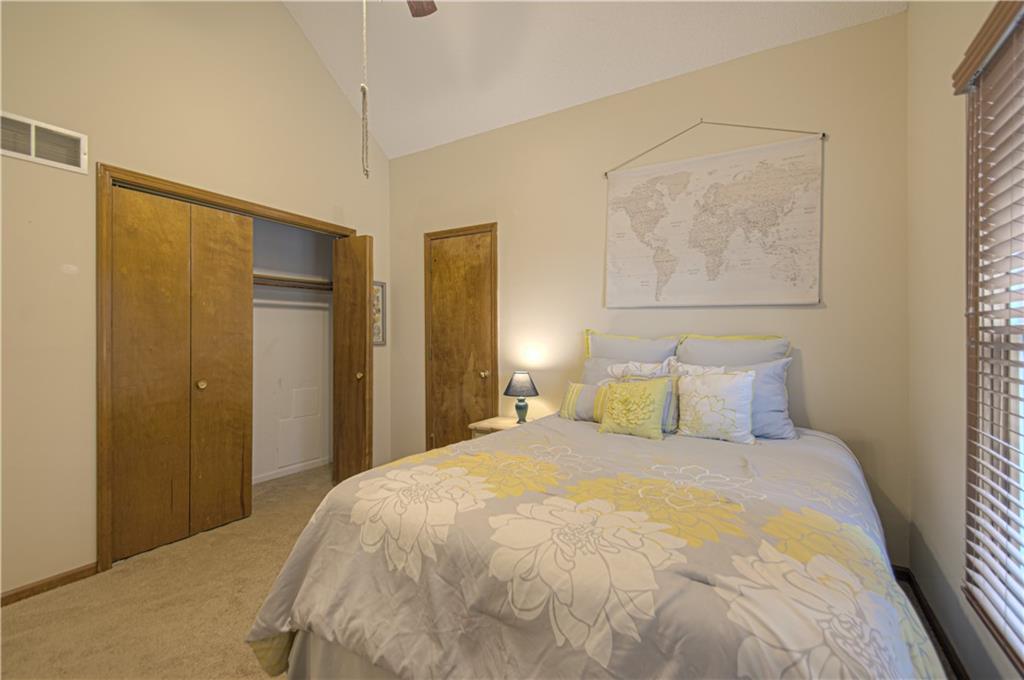 1023 E Oakview Street Property Photo 24