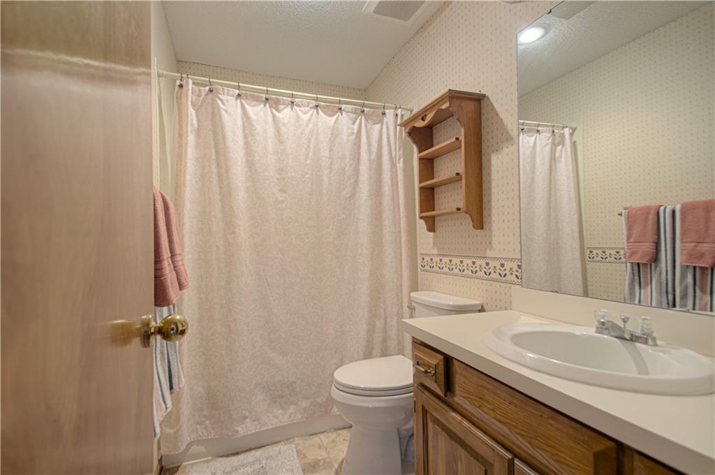 1023 E Oakview Street Property Photo 25