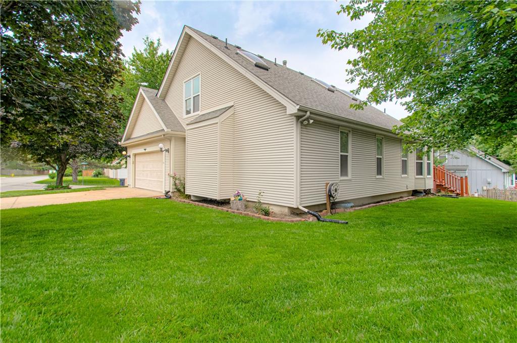 1023 E Oakview Street Property Photo 36