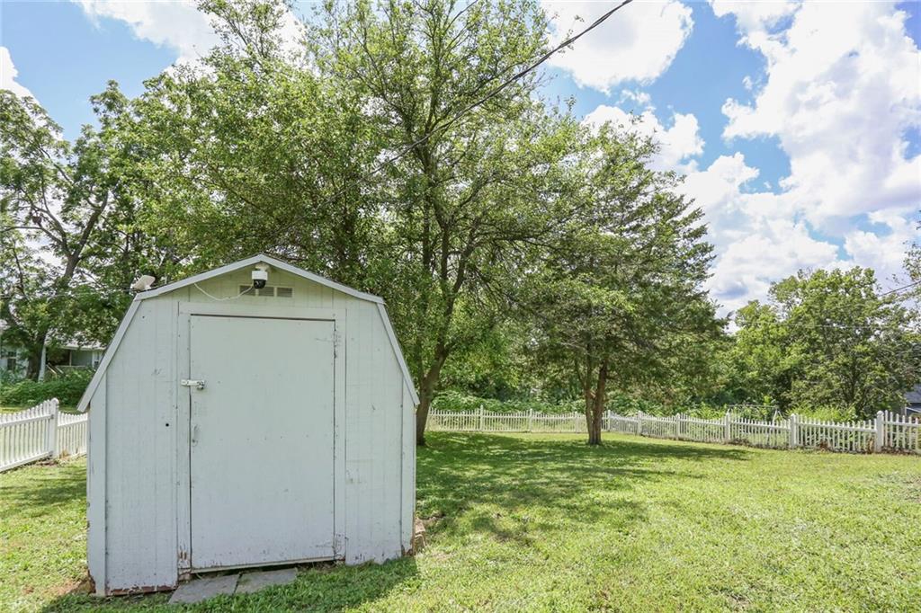 508 3rd Street Property Photo 13