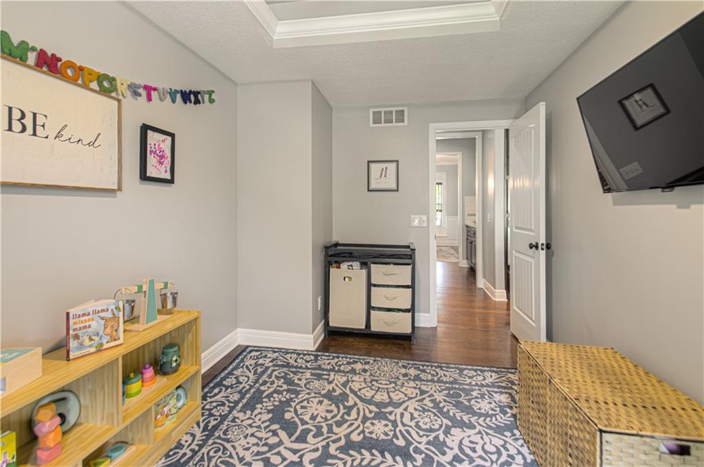 9405 W 163rd Place Property Photo 19