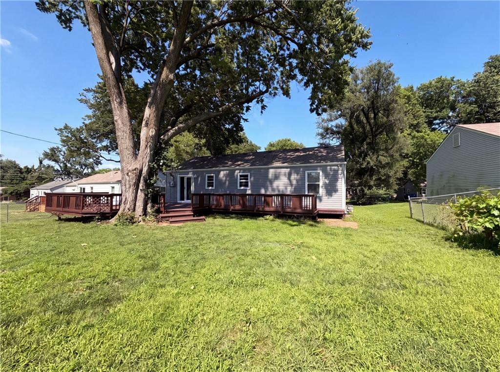 11615 W 68th Street Property Photo 5