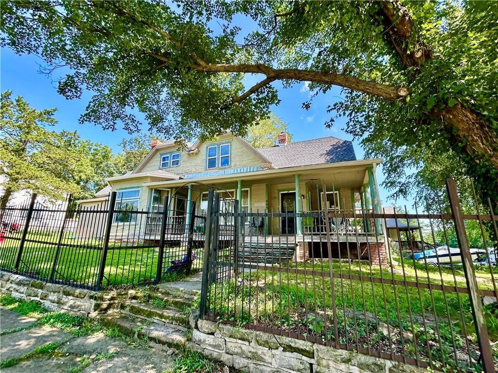 409 E Spring Street Property Photo 3