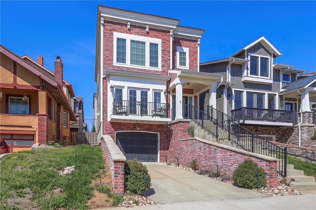 716 W 45th Street Property Photo