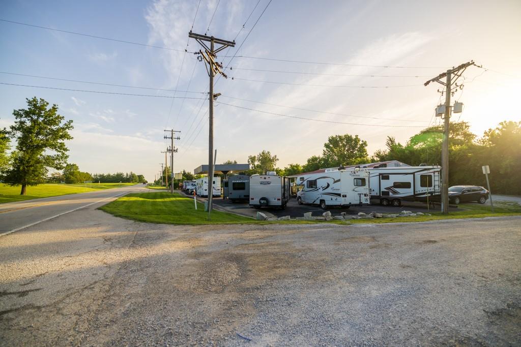 23621 S 291 Highway Property Photo 15