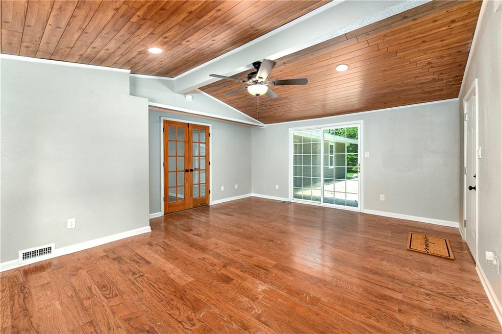 7132 Parallel Parkway Property Photo 1