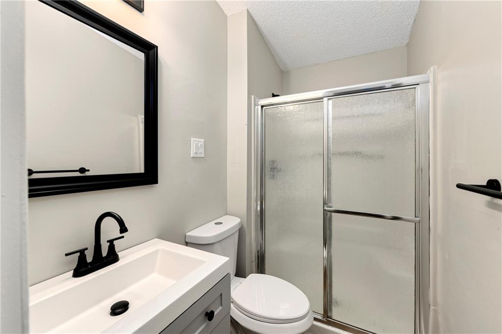 7132 Parallel Parkway Property Photo 14