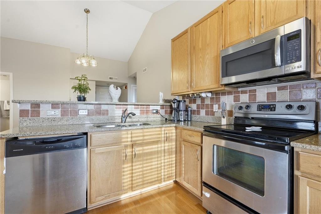 8030 N Drury Avenue Property Photo 7