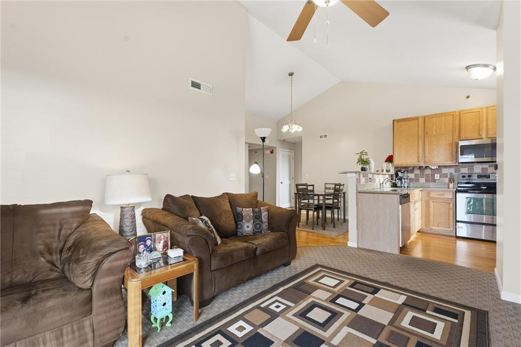8030 N Drury Avenue Property Photo 12
