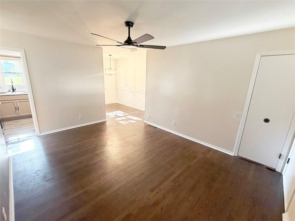 4016 S Spring Street Property Photo 8