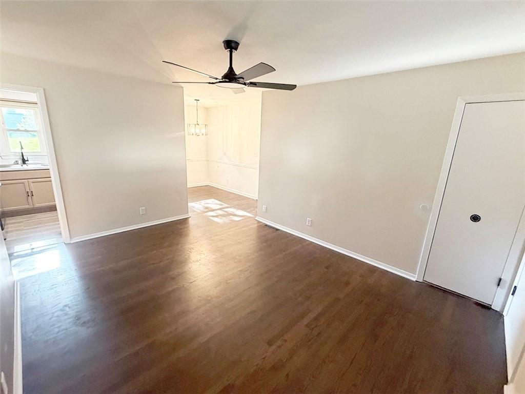 4016 S Spring Street Property Photo 9