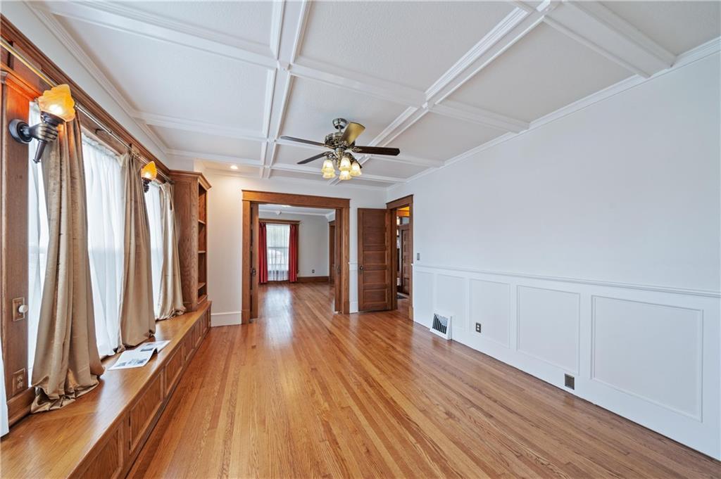 105 Ne Douglas Street Property Photo 13