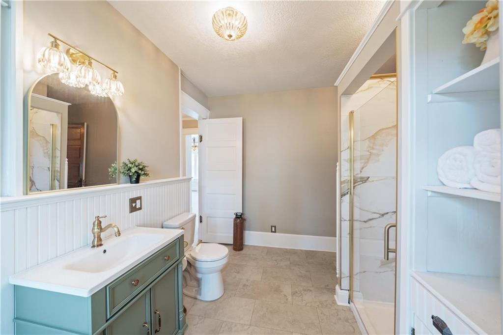 105 Ne Douglas Street Property Photo 25