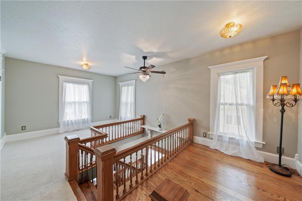 105 Ne Douglas Street Property Photo 27