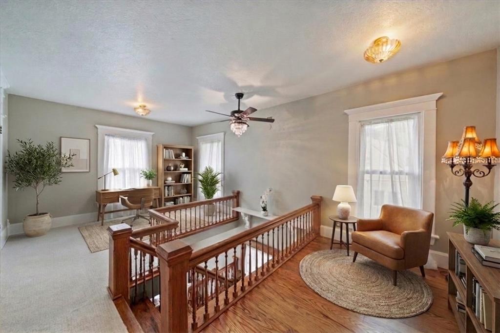 105 Ne Douglas Street Property Photo 28