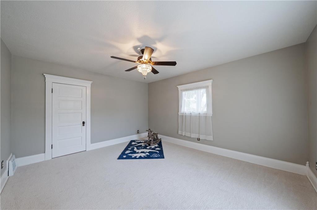 105 Ne Douglas Street Property Photo 30