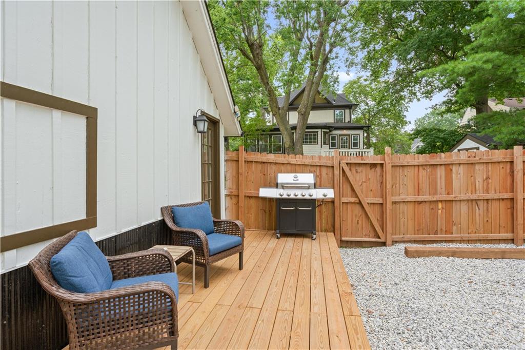 105 Ne Douglas Street Property Photo 61