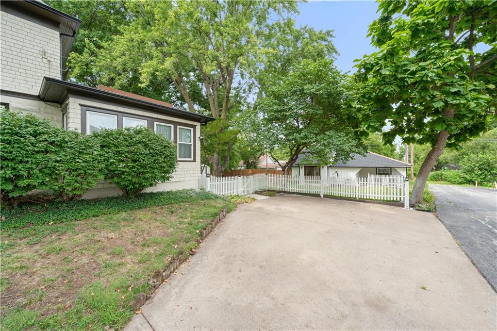 105 Ne Douglas Street Property Photo 64