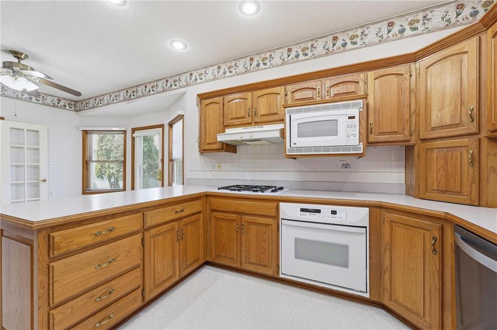 2910 S Swope Drive Property Photo 6