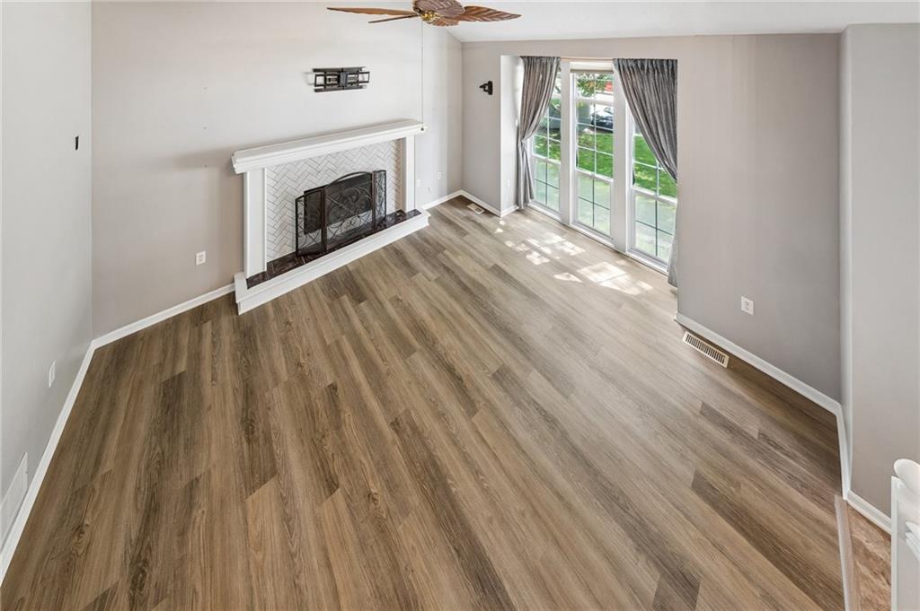 4904 Rosehill Drive Property Photo 4