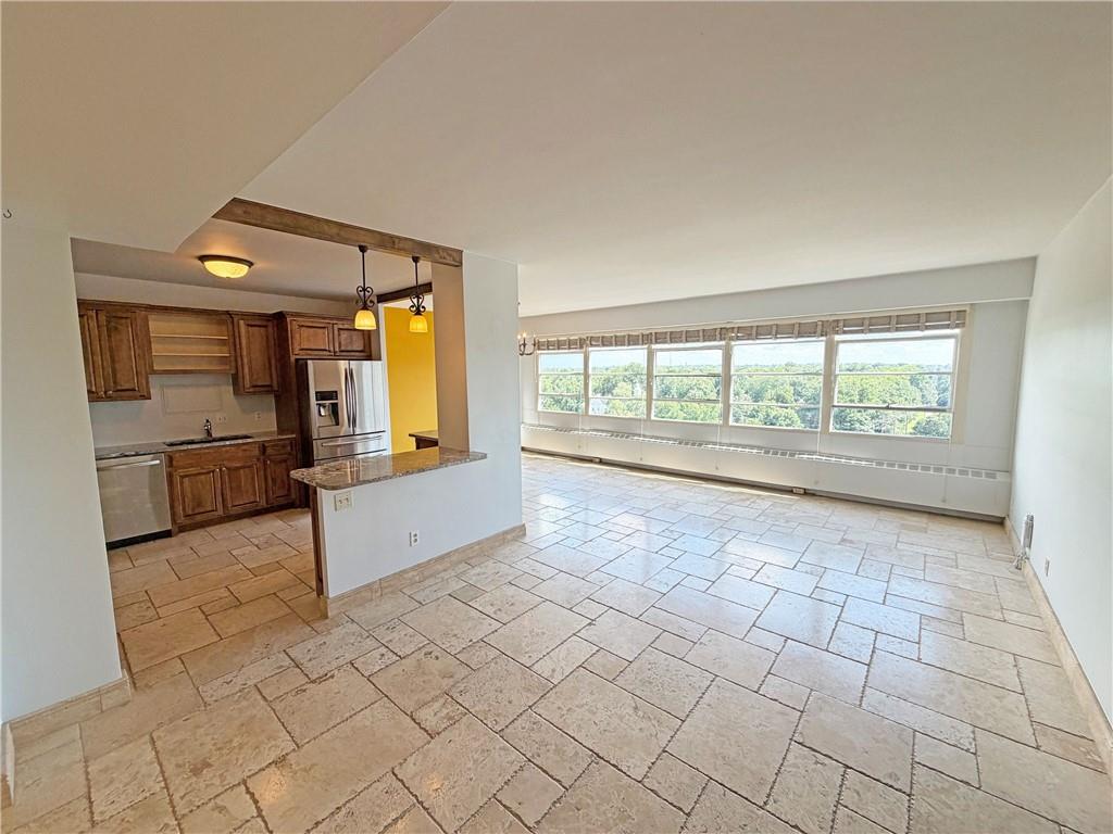 333 W Meyer Boulevard Property Photo 1
