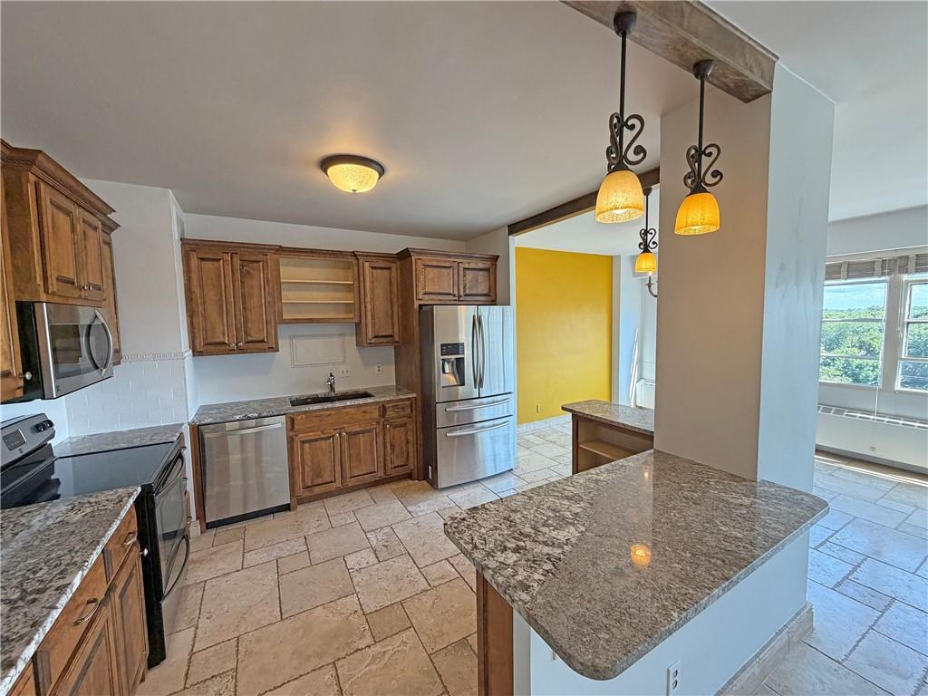 333 W Meyer Boulevard Property Photo 3