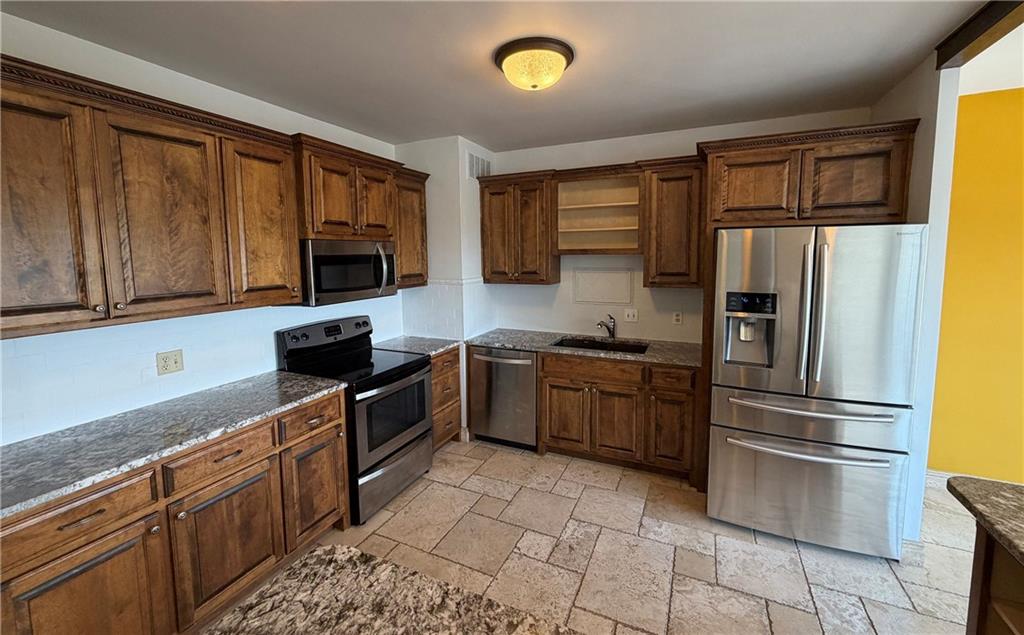 333 W Meyer Boulevard Property Photo 4