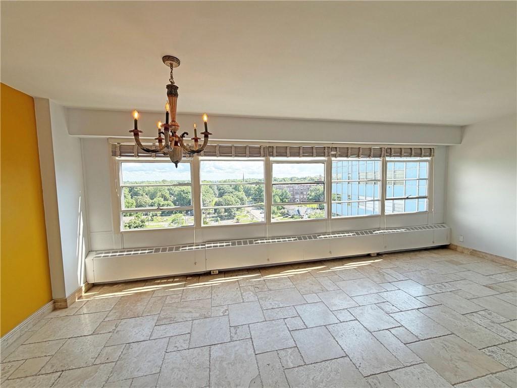 333 W Meyer Boulevard Property Photo 6