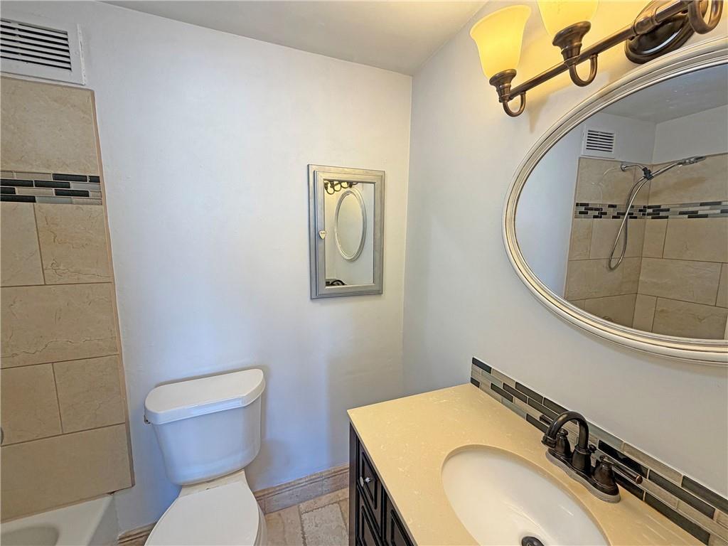333 W Meyer Boulevard Property Photo 12