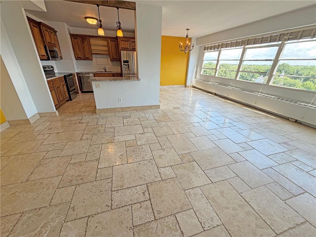 333 W Meyer Boulevard Property Photo 18