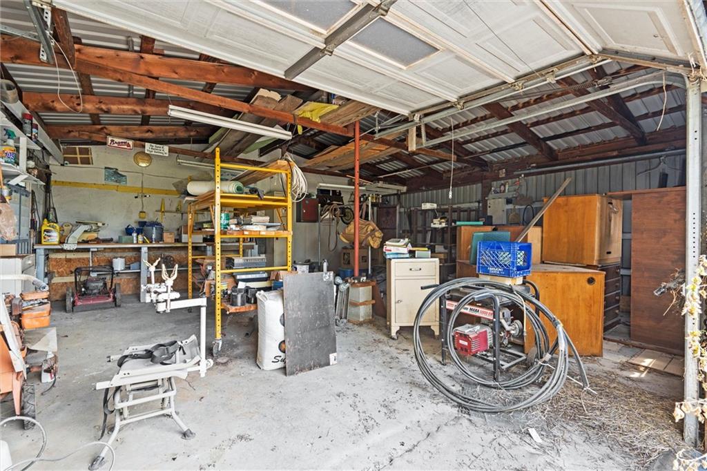 17739 Eisenhower Road Property Photo 6