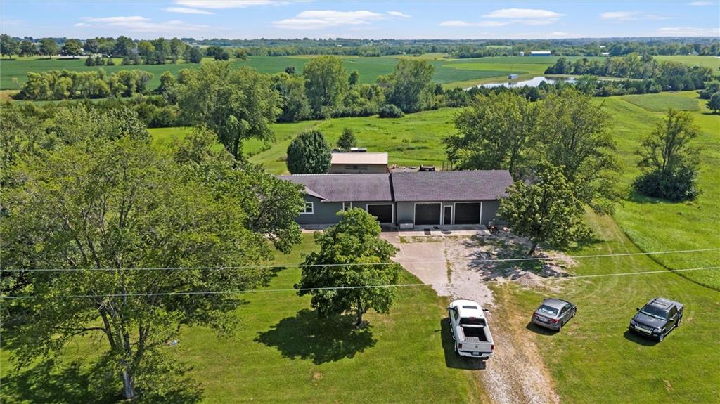 17739 Eisenhower Road Property Photo 9