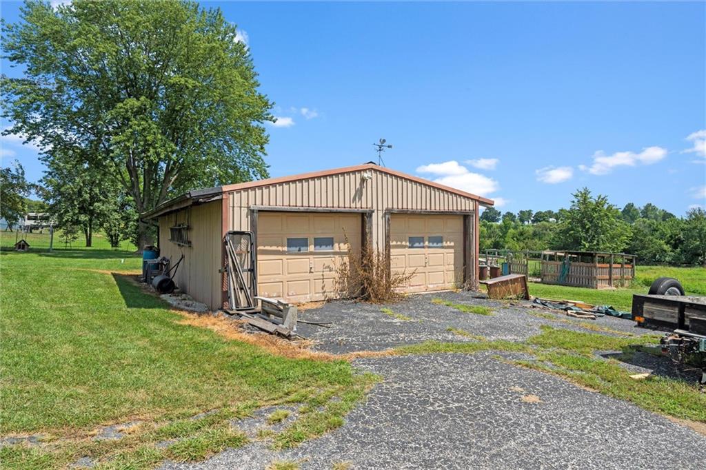 17739 Eisenhower Road Property Photo 10