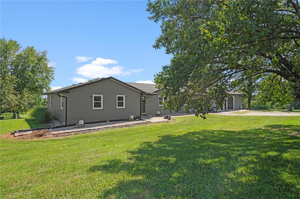 17739 Eisenhower Road Property Photo 11