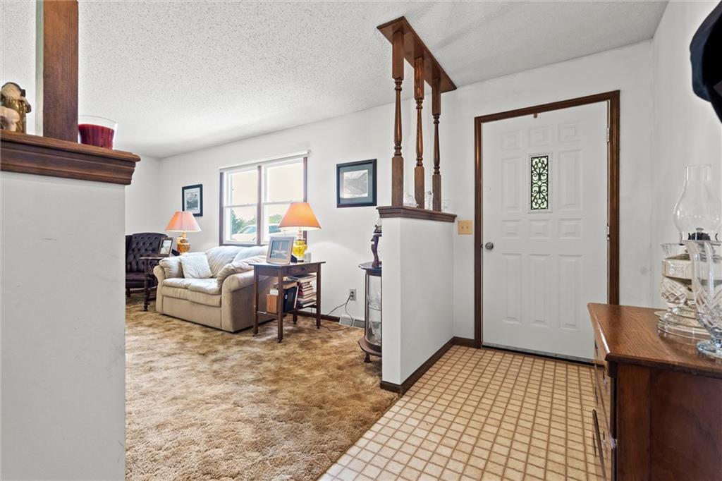 17739 Eisenhower Road Property Photo 15
