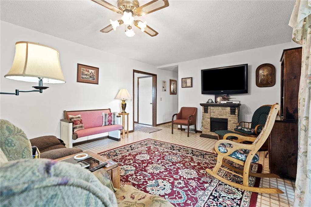 17739 Eisenhower Road Property Photo 21