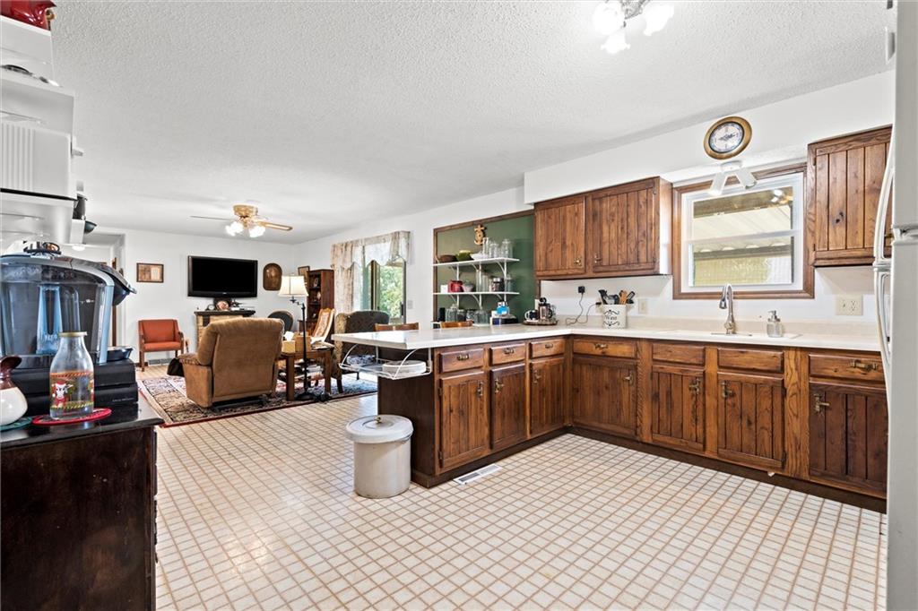17739 Eisenhower Road Property Photo 25