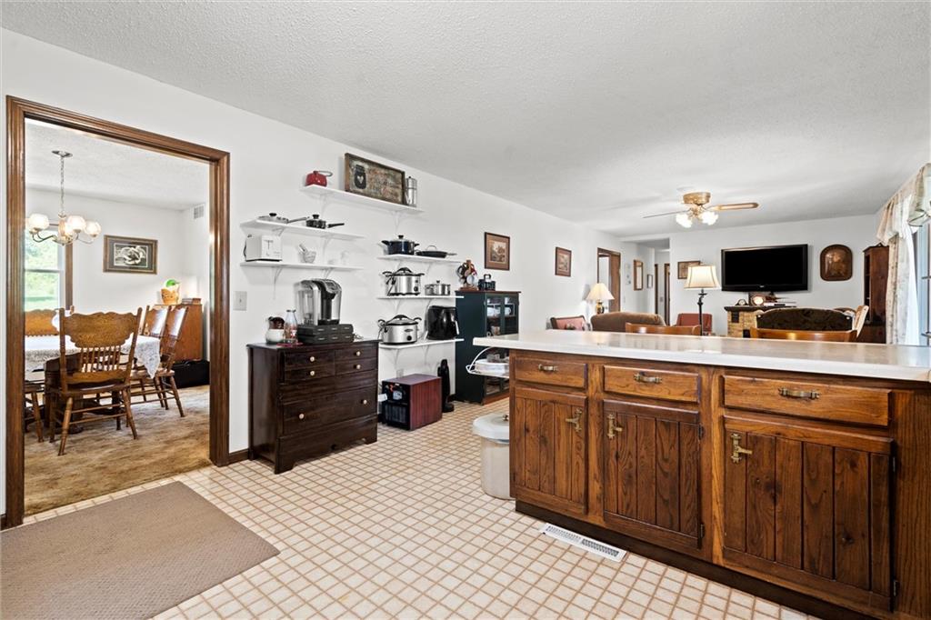 17739 Eisenhower Road Property Photo 27