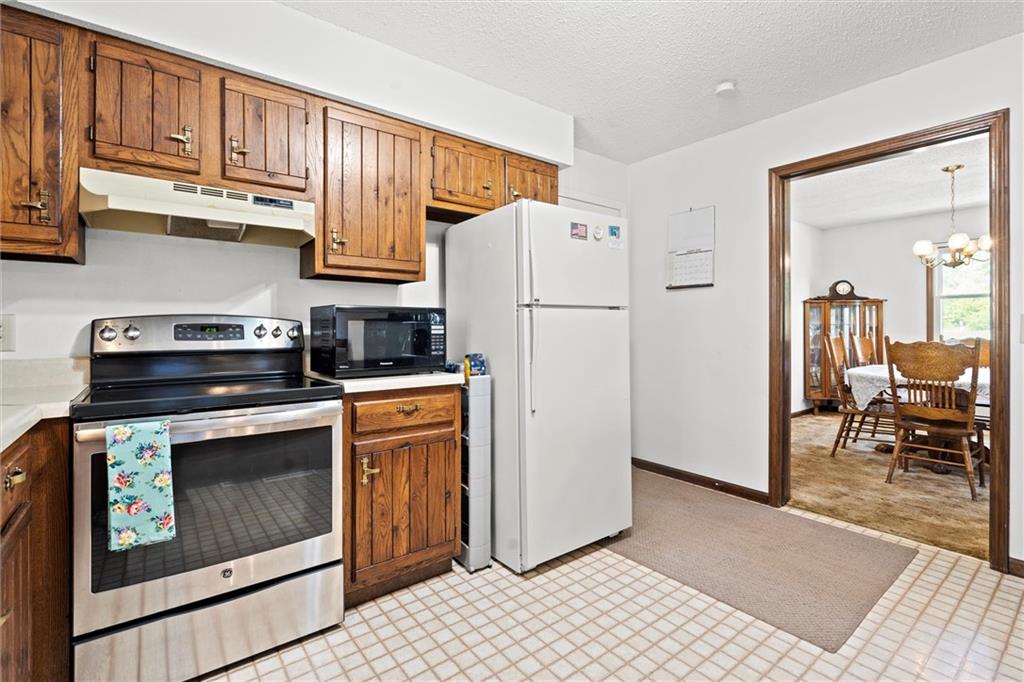 17739 Eisenhower Road Property Photo 28