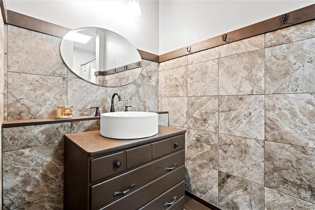 17739 Eisenhower Road Property Photo 31