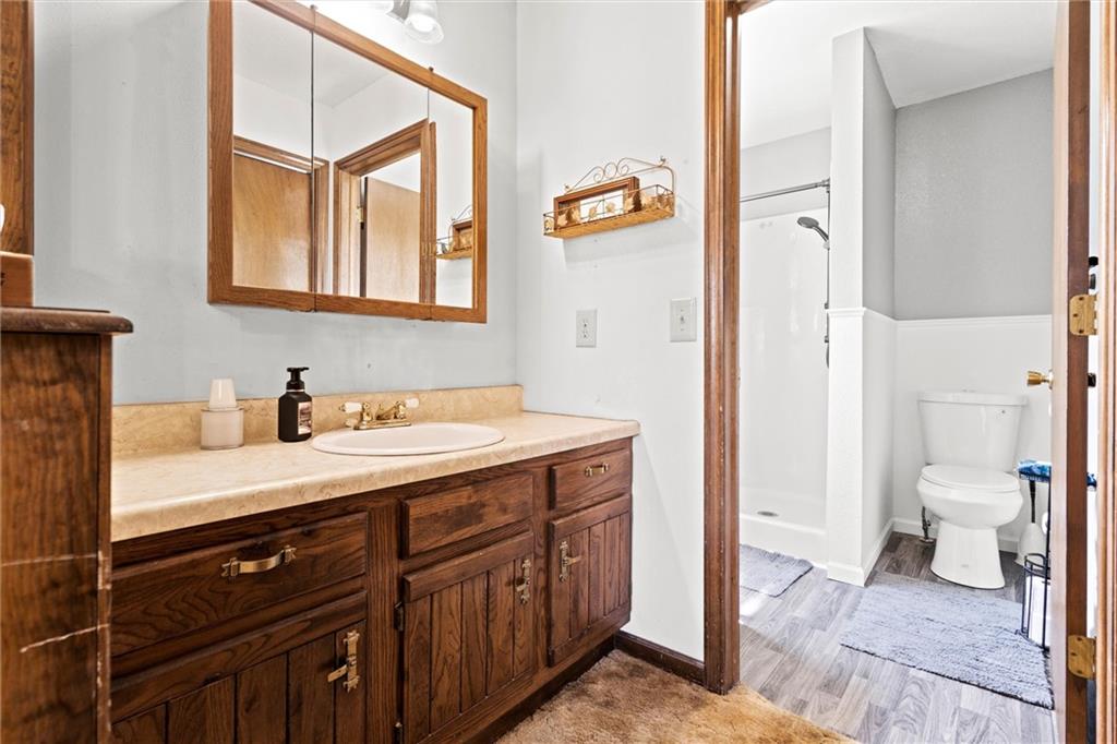 17739 Eisenhower Road Property Photo 35