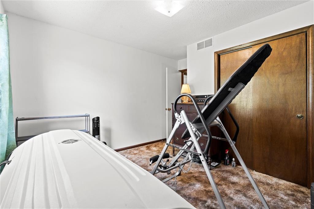 17739 Eisenhower Road Property Photo 40