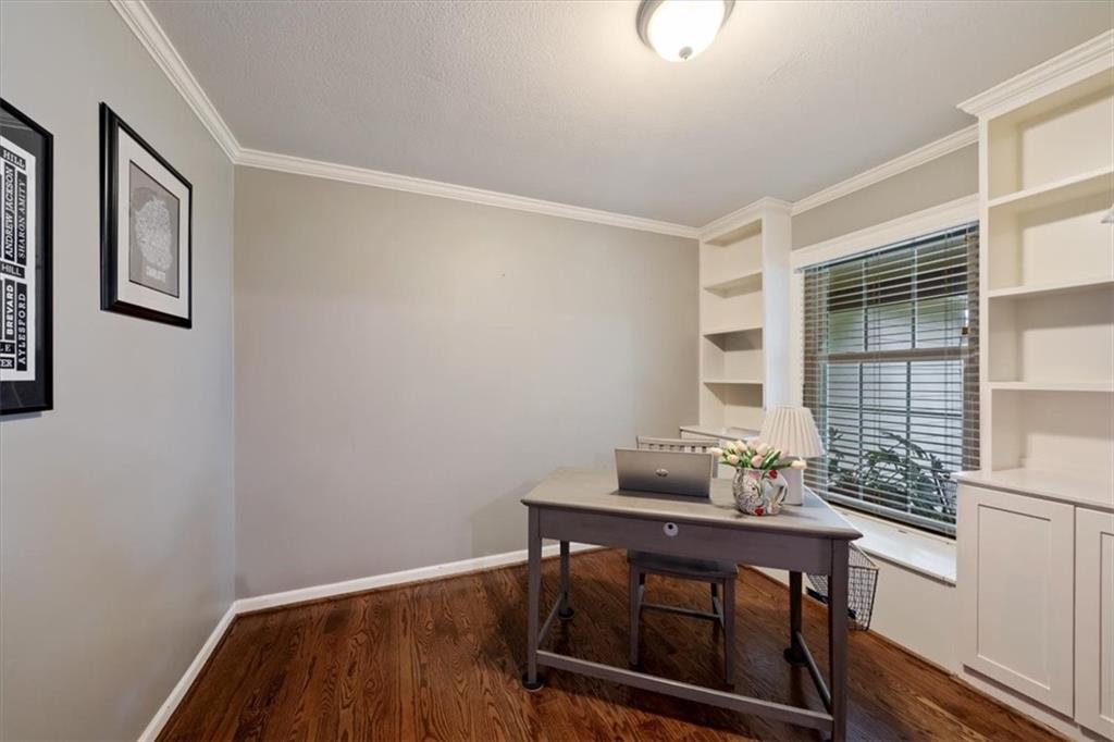8262 W 117th Street Property Photo 19