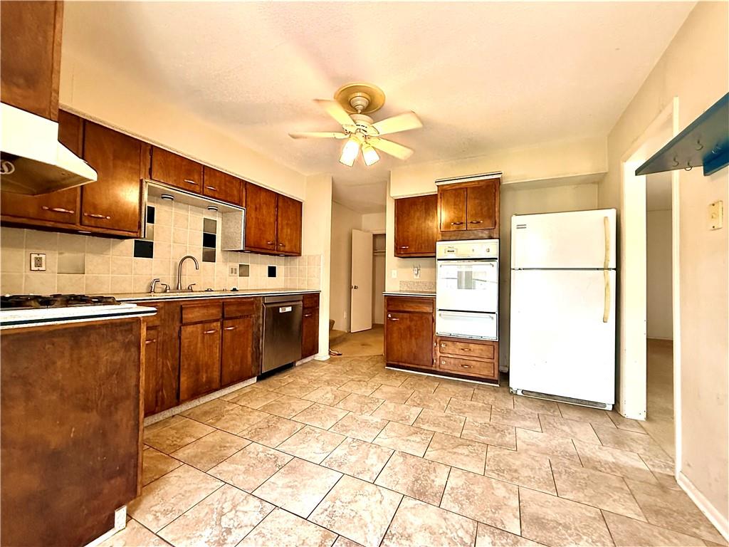5001 Ne 57th Terrace Property Photo 4