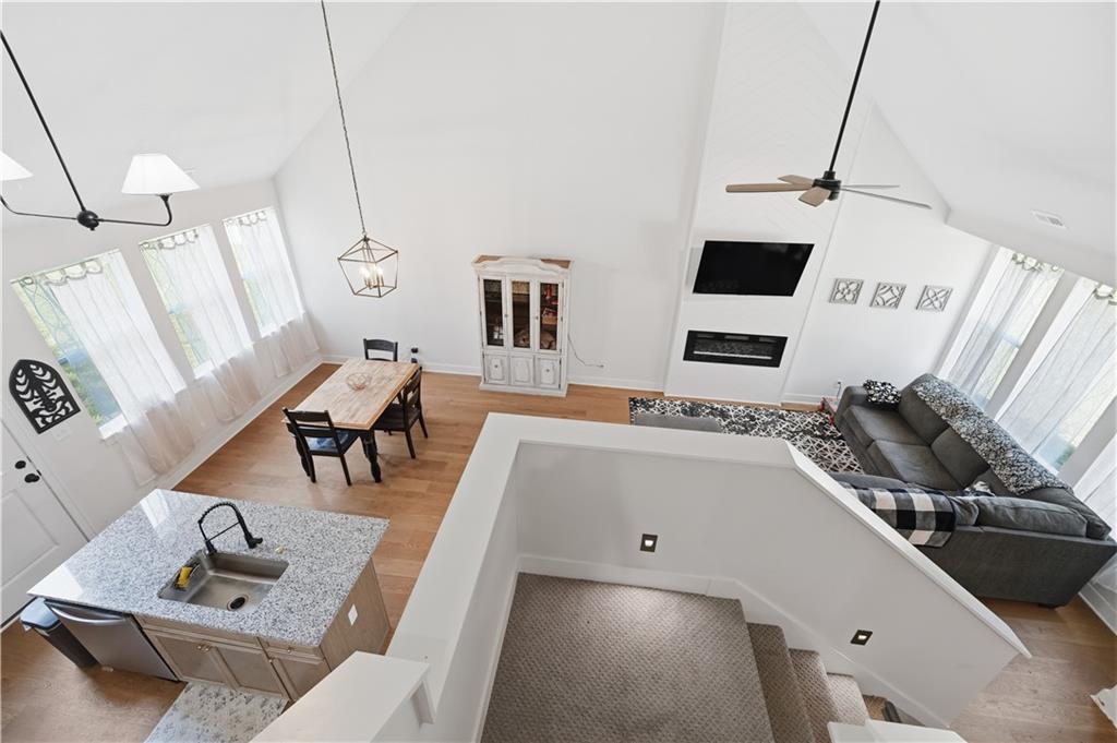 413 W Walnut Street