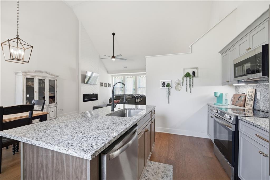 413 W Walnut Street Property Photo 19