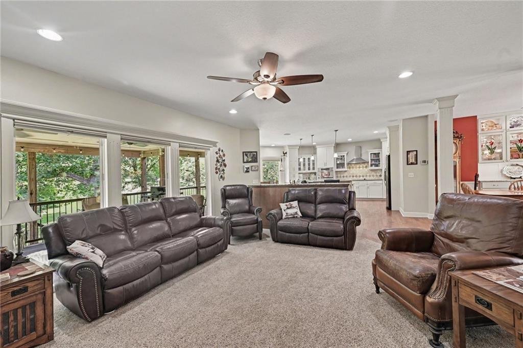 22165 171st Street Property Photo 9