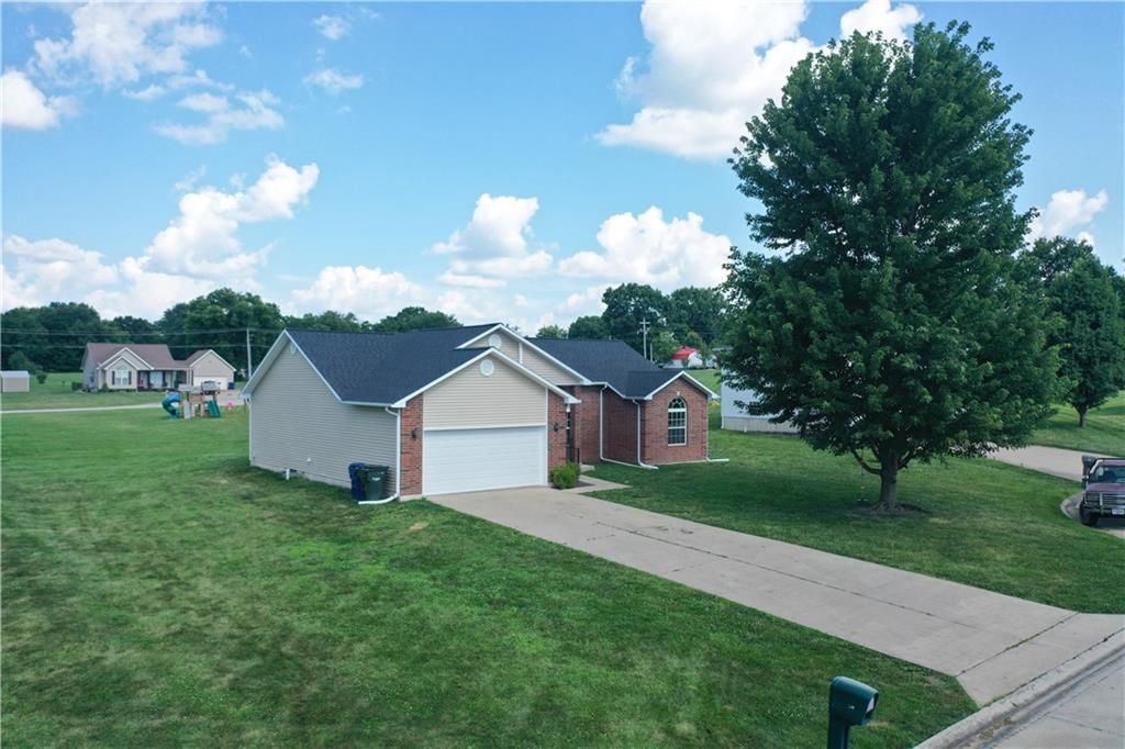 Brittany Lane Property Photo 29