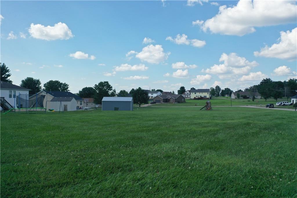 Brittany Lane Property Photo 32